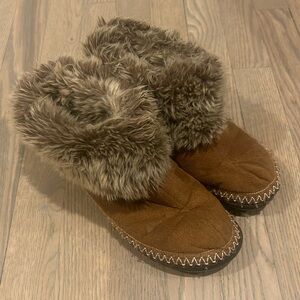 Slipper or boots faux fur suede